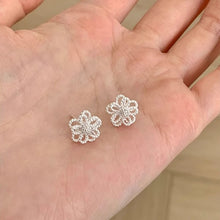 Load image into Gallery viewer, H3LL NO S925 Silver Flower Earrings